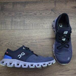 On Running Womens Cloud x 3 MIDNIGHT/HERON Size 6.5